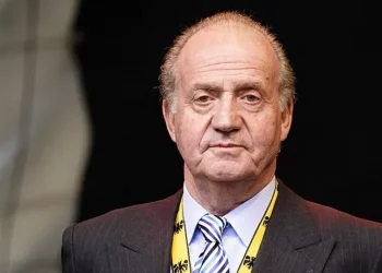 Acusan a Juan Carlos I de cinco delitos fiscales y cuestionan su regularización ante Hacienda