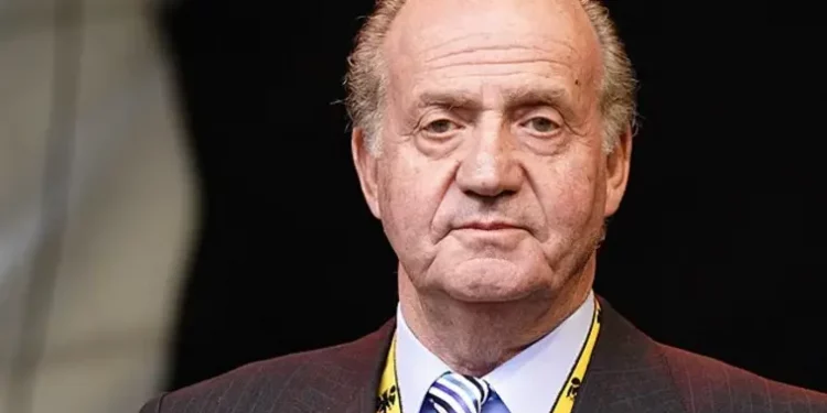 Acusan a Juan Carlos I de cinco delitos fiscales y cuestionan su regularización ante Hacienda