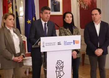 Foto comparecencia de Carlos Mazón