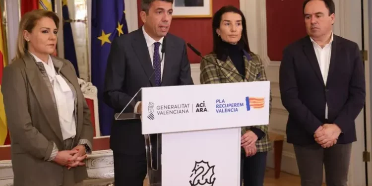 Foto comparecencia de Carlos Mazón