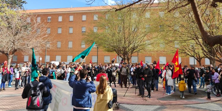Manifestación por la vivienda en Albacete. Cientos de personas se salen a la calle para reclamar el derecho a la vivienda