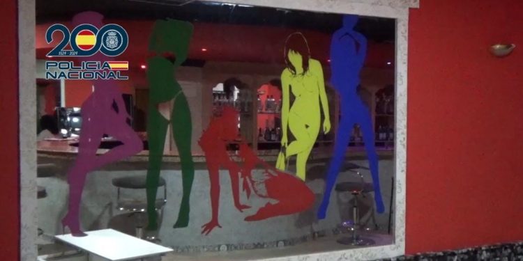 Liberadas 18 mujeres explotadas sexualmente en clubes de Albacete y Murcia