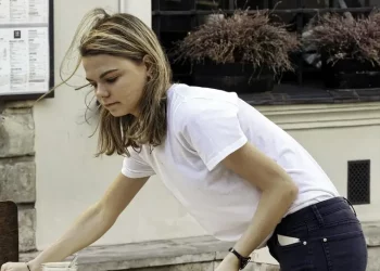 Hostelería en España: beneficios récord y salarios en mínimos