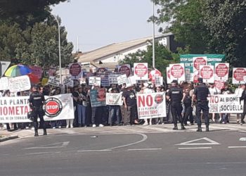 El pasado sábado 31 de mayo, Día de Castilla-La Mancha, se manifestaron en Albacete contra las macroplantas de biogás y las macrogranjas