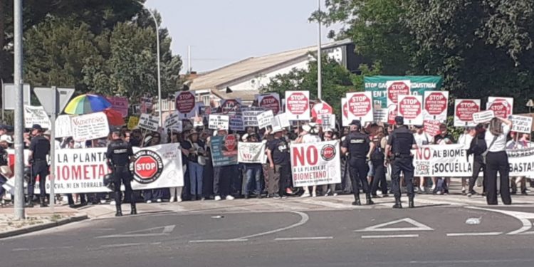 El pasado sábado 31 de mayo, Día de Castilla-La Mancha, se manifestaron en Albacete contra las macroplantas de biogás y las macrogranjas