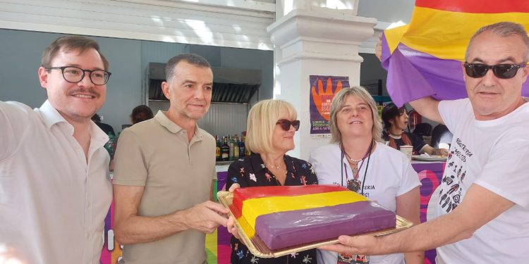 Izquierda Unida celebra su tradicional comida republicana en la Feria de Albacete