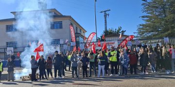 Trabajadores de Mahle en Motilla del Palancar culminan tres días de huelga total con la empresa anclada en un ERE «insultante»