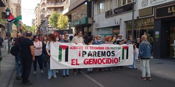La calle Ancha se llena de manifestantes por el fin del genocidio en Palestina