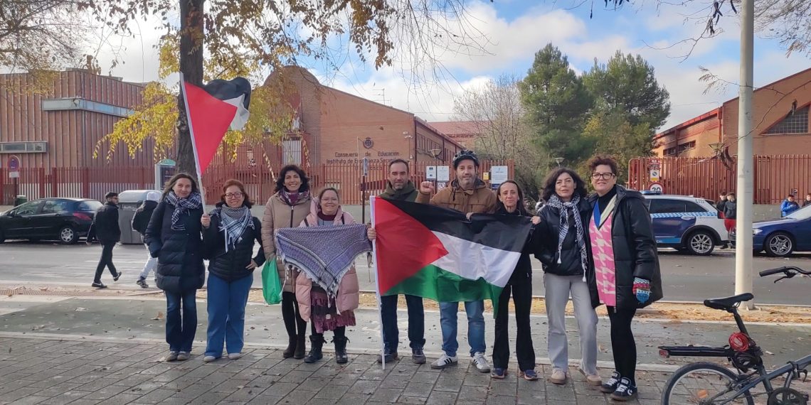 El IES Don Bosco acoge la última protesta docente por Palestina