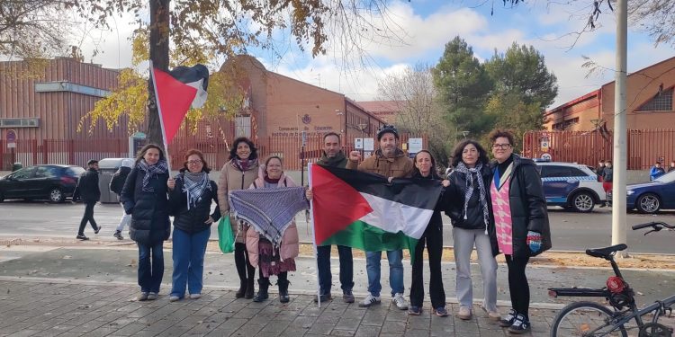 El IES Don Bosco acoge la última protesta docente por Palestina