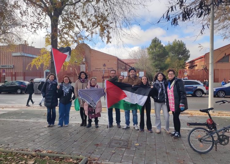 El IES Don Bosco acoge la última protesta docente por Palestina