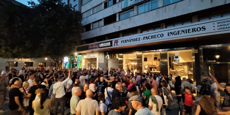 Un centenar de personas se concentran en Albacete contra la crisis de la vivienda